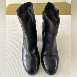 Frye Pull On Black Size 8M Leather Ankle Boots Chunky Chic